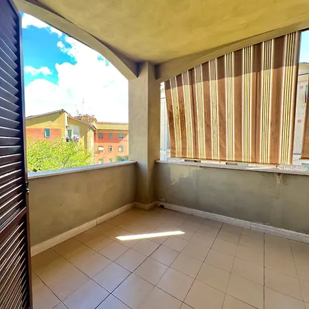 Tra Il Borgo E Il